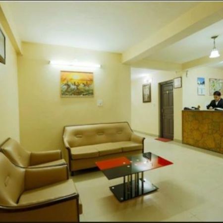 Hotel Mohan Palace Manāli Extérieur photo