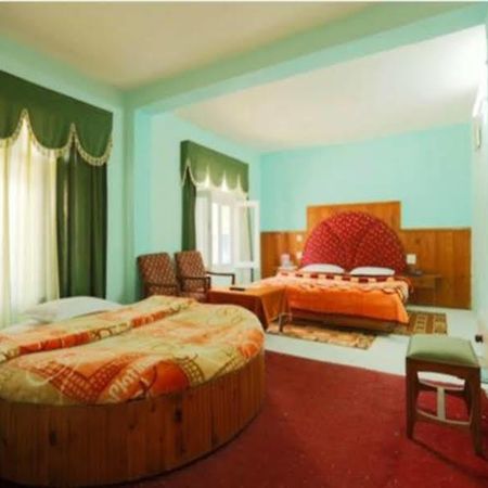 Hotel Mohan Palace Manāli Extérieur photo